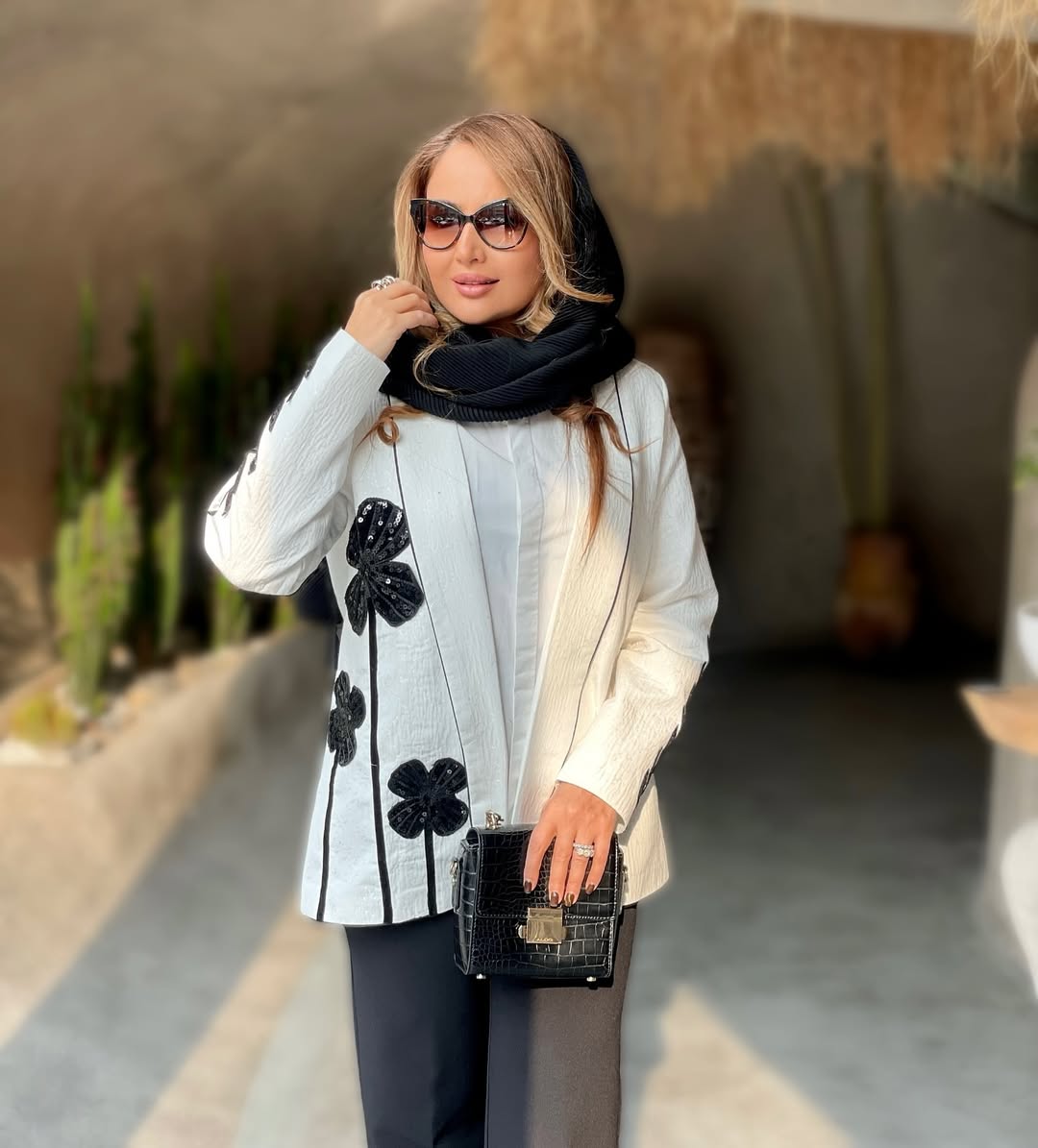 مانتو زنانه ژاكارد مدل سه گل